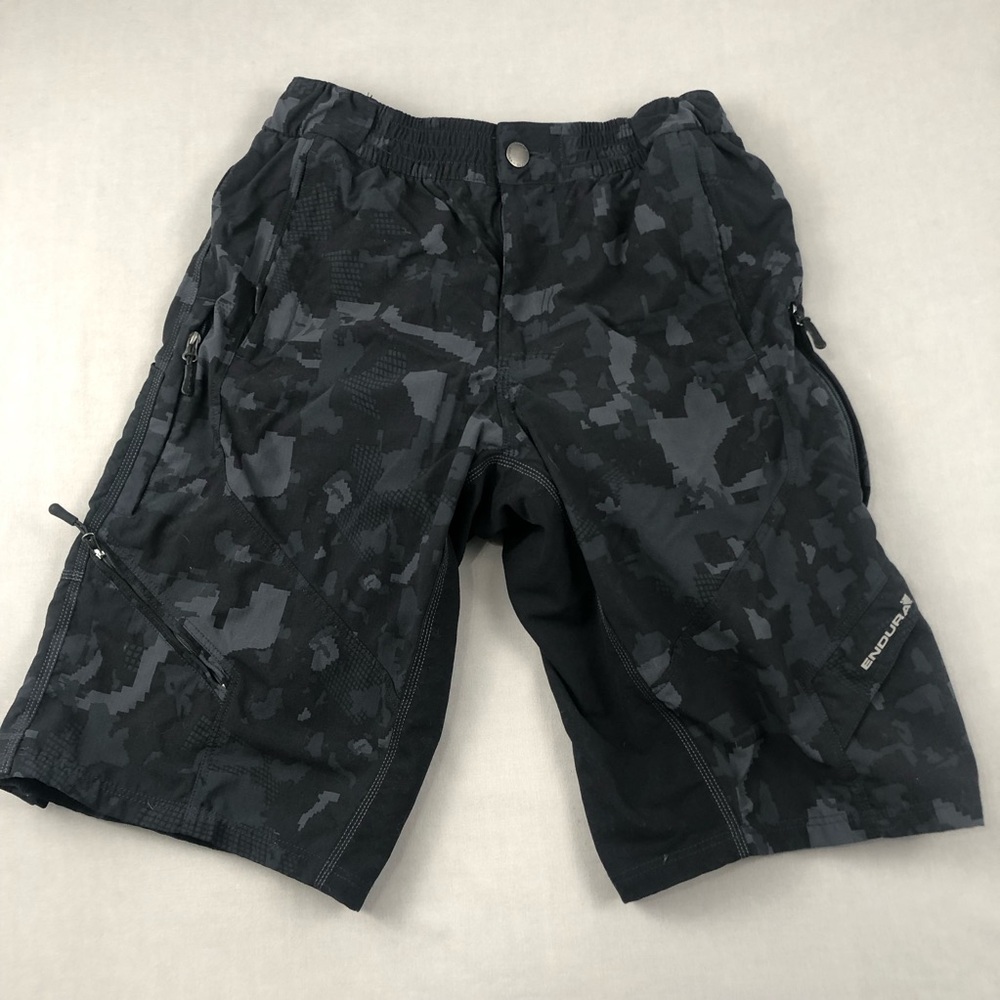 Endura Men’s Humvee Shorts with Removable Liner
